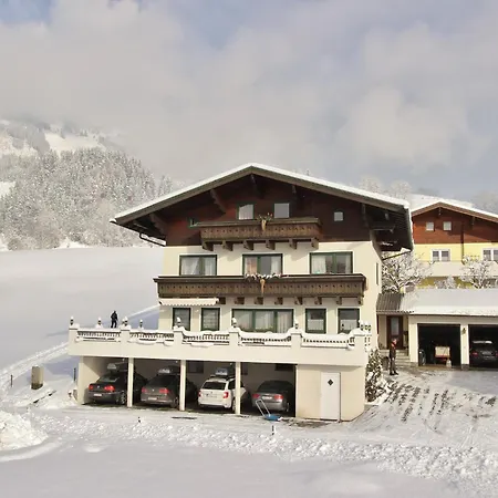 Upscale In Salzburg With Terrace And Country Views Hollersbach im Pinzgau