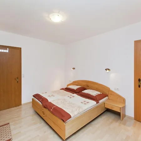 Apartamento Upscale In Salzburg With Terrace And Country Views Hollersbach im Pinzgau