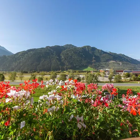 Upscale In Salzburg With Terrace And Country Views * Hollersbach im Pinzgau