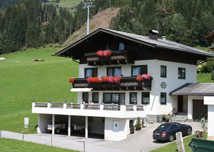 Upscale In Salzburg With Terrace And Country Views Апартаменты *